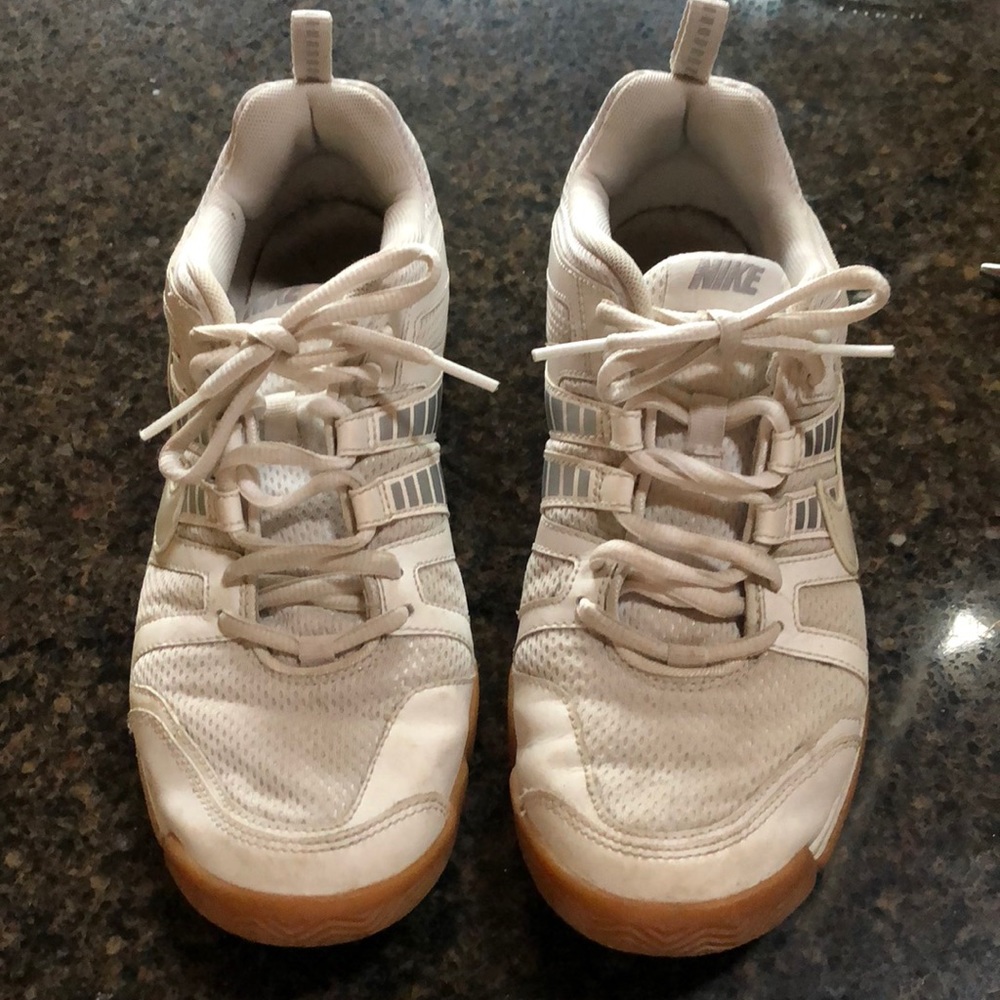 Nike tennis shoes